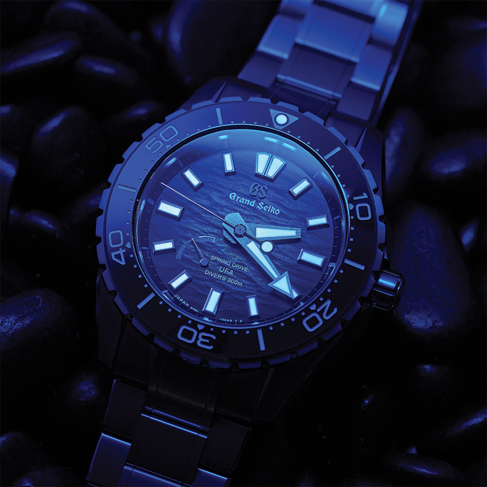 SLGB025 Spring Drive UFA Ushio 300 Diver 40.8mm - Green on Bracelet