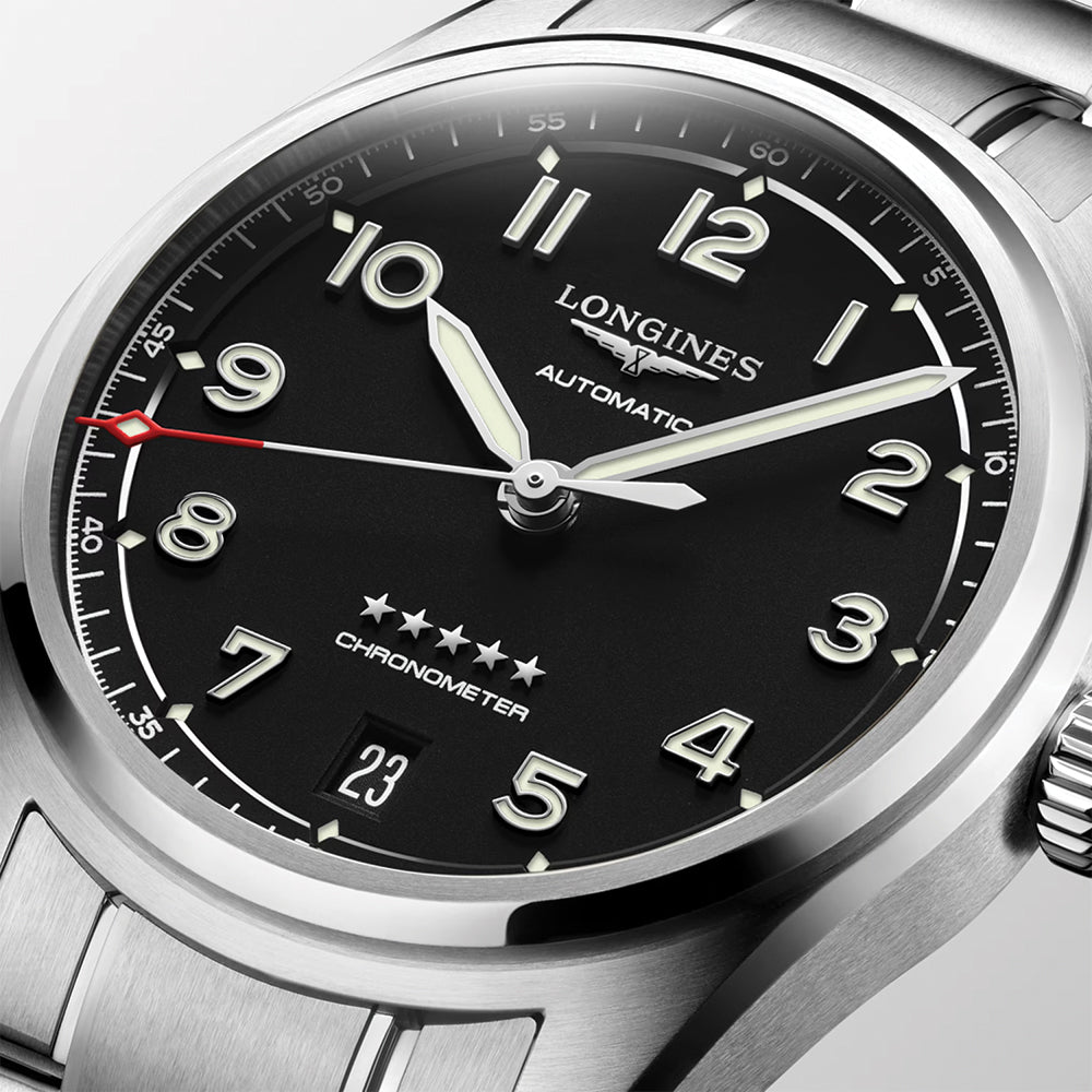 Spirit 37mm - Black on Bracelet