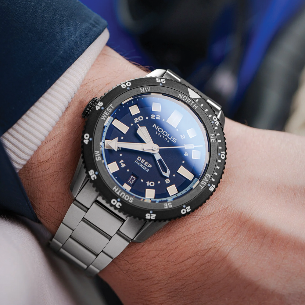 Sector Deep Pioneer Admiral 38mm - Blue on Bracelet