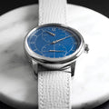 Le Régulateur Gravé Bleu 39mm - Blue on Leather Strap