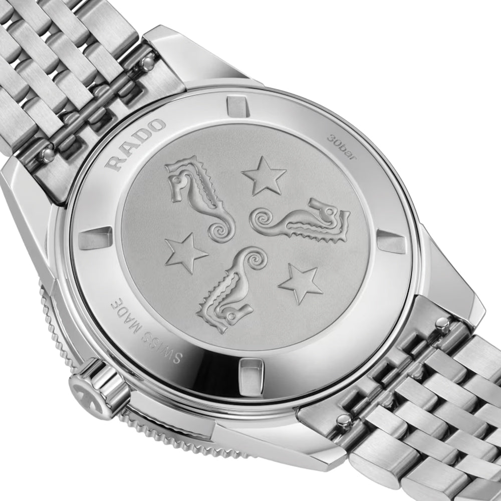 Captain Cook Automatic 39mm - Light Blue on Bracelet