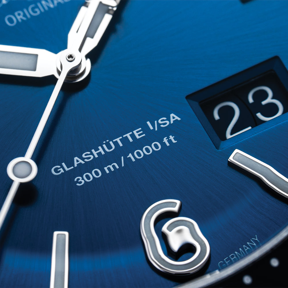 SeaQ Panorama Date 43mm - Galvanized Blue on Bracelet
