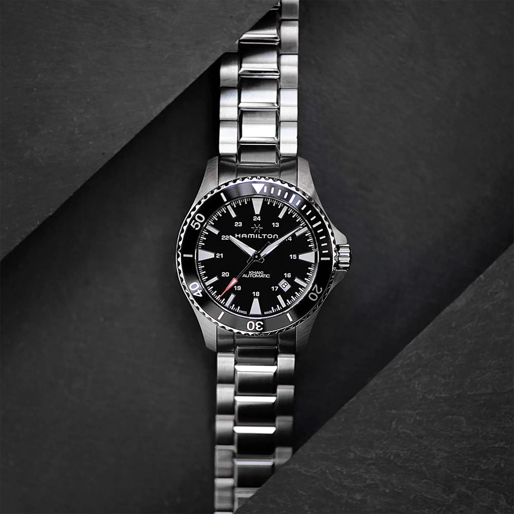 Khaki Navy Scuba Auto 40mm - Black on Bracelet