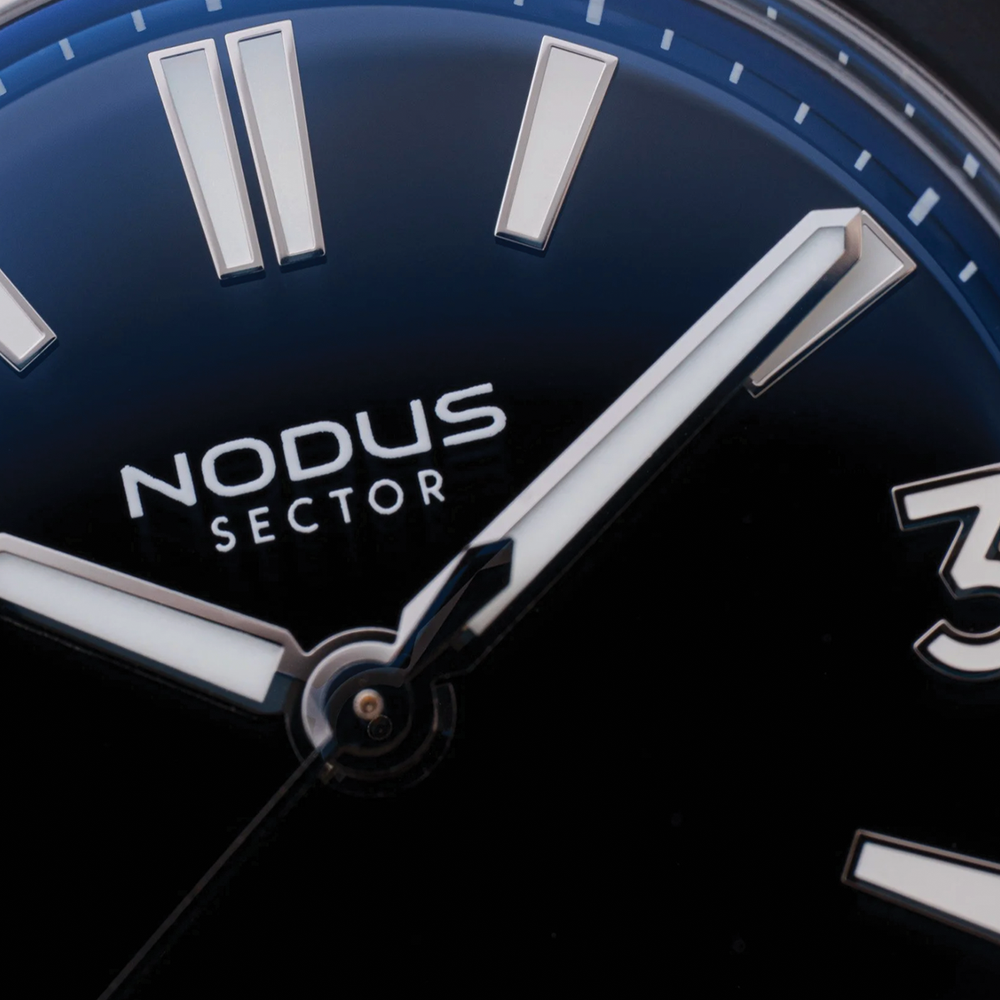 Sector II Sport Onyx 38mm - Black on Bracelet