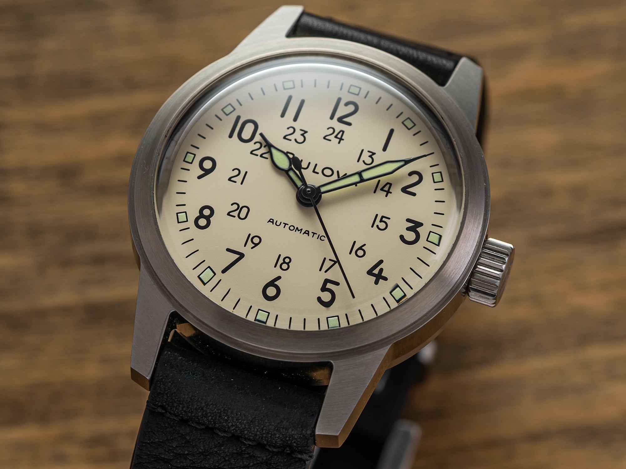 Hack Watch Ivory Dial