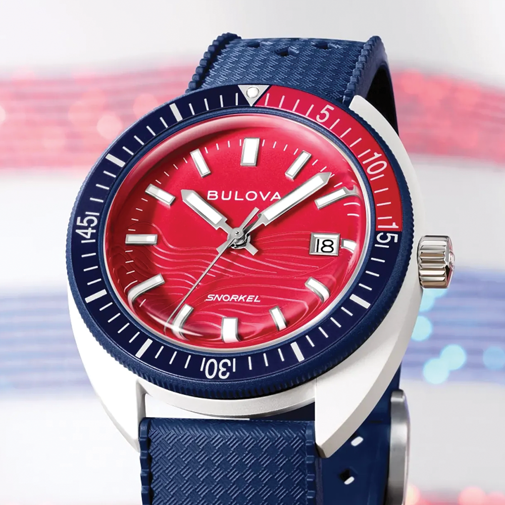 Snorkel Sail 4th Special Edition 41mm - Red on Rubber Strap