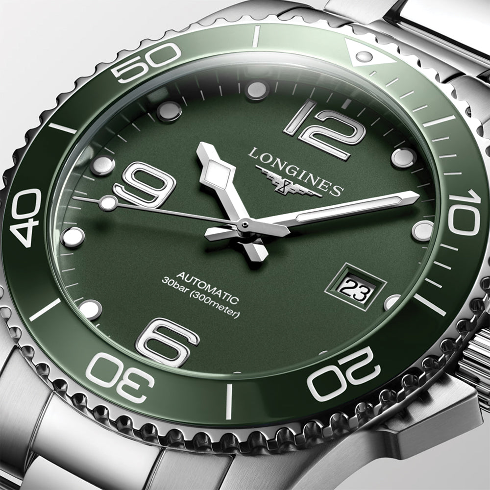 HydroConquest 41mm - Green on Bracelet