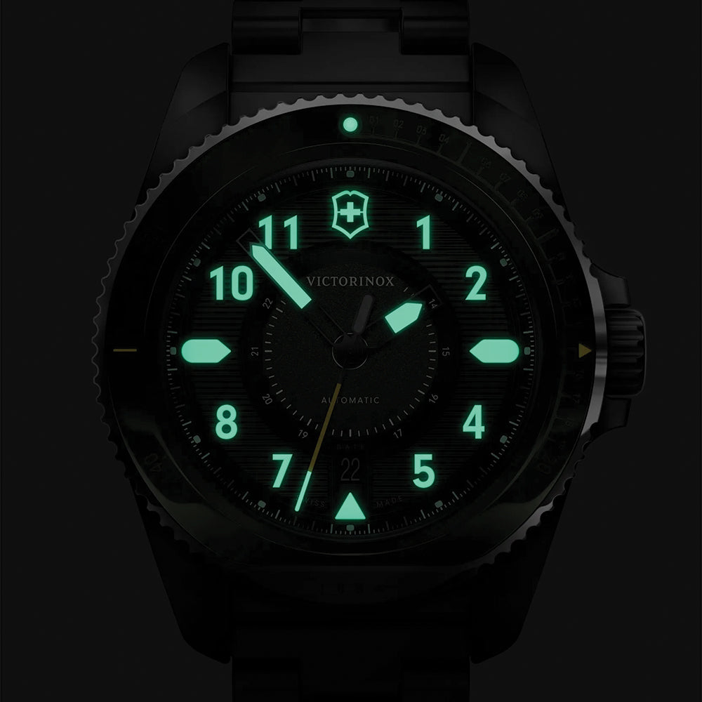 Journey 1884 43mm - Green on Bracelet