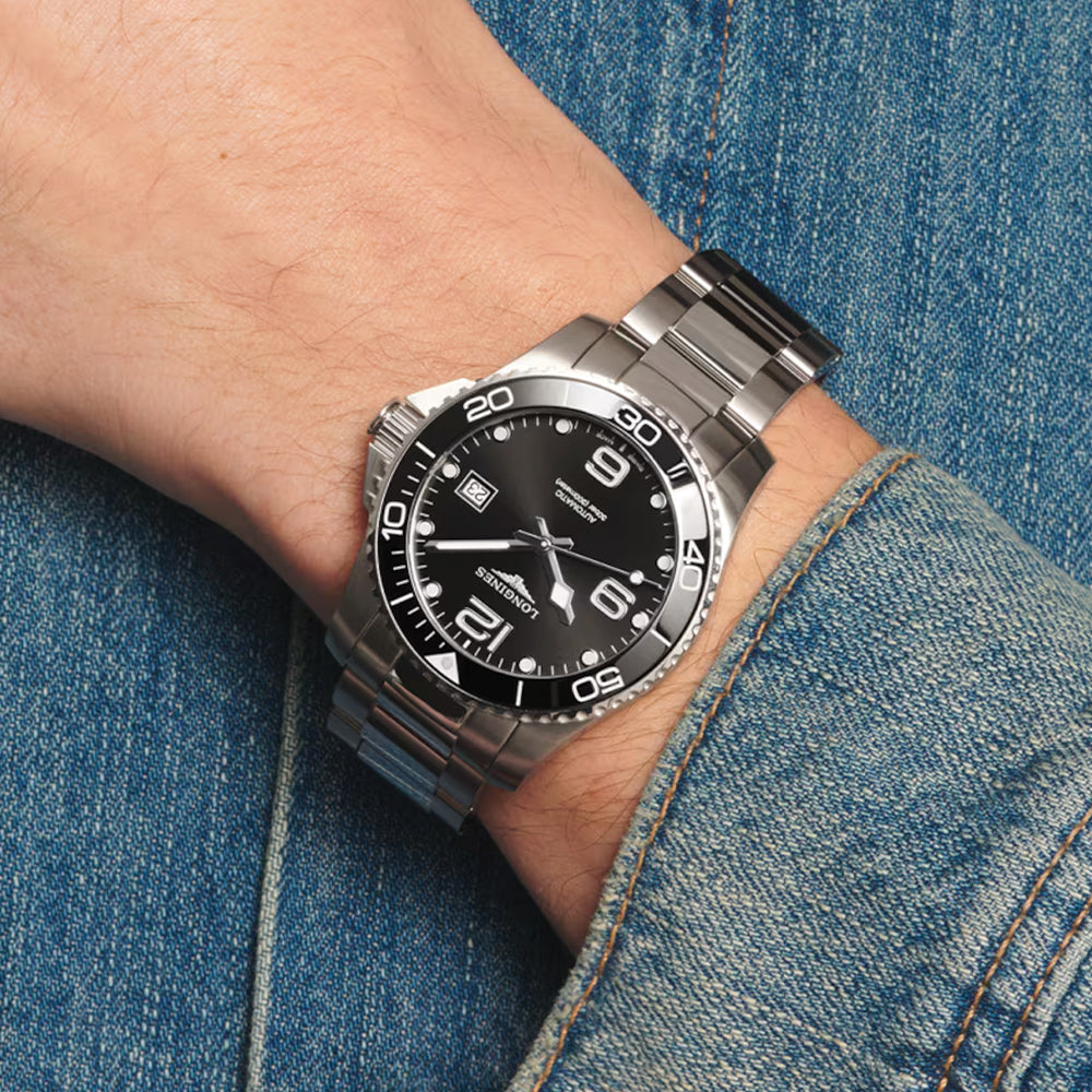 HydroConquest 41mm - Black on Bracelet