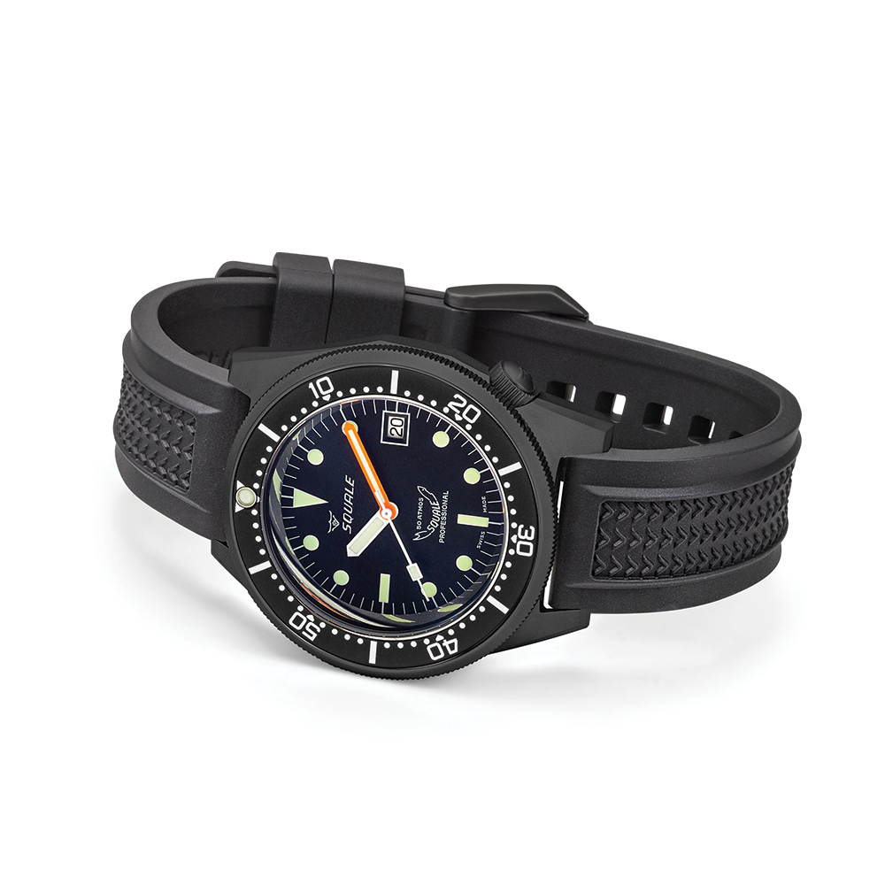 SQUALE 1521 Black DLC 42mm diver watch with black bracelet