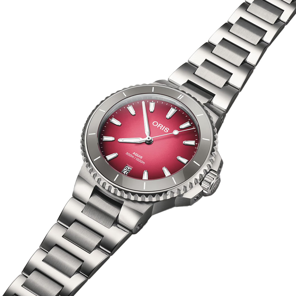 Aquis Date Ceramic Bezel "Berries" Edition 36.5mm - Pink on Bracelet