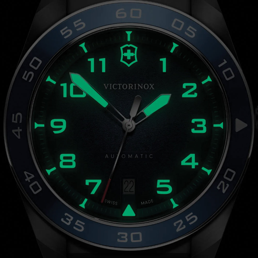 Swiss Army Automatic 42mm - Blue on Bracelet