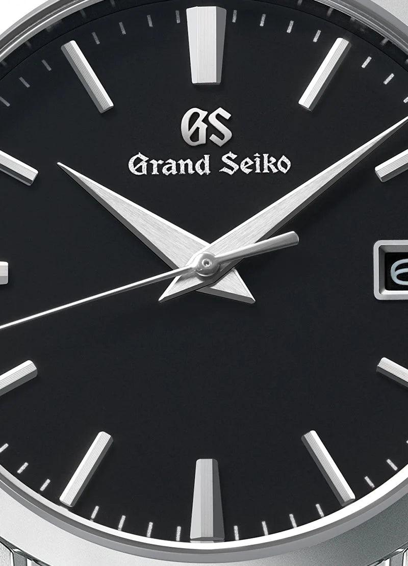 SBGX261 Heritage Quartz 37mm - Black on Bracelet