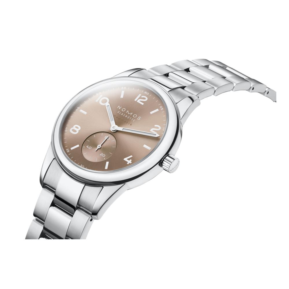 Club Sport Neomatik 39mm - Ember on Bracelet
