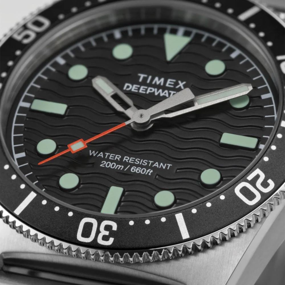 Deepwater Reef 200 41mm - Black on Stainless Steel Bracelet