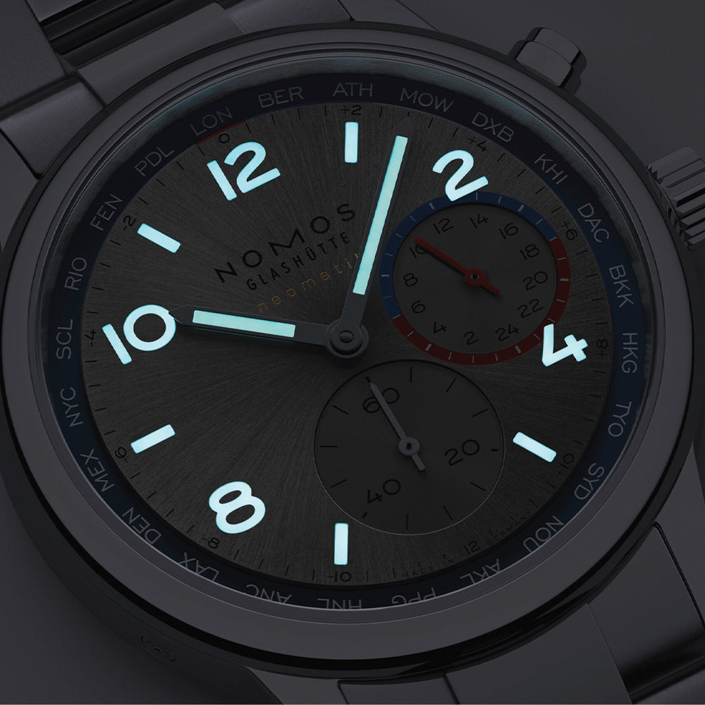 Club Sport Neomatik Worldtimer 40mm - Silver on Bracelet