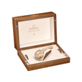 Constellation Observatory Moonshine™ Gold 39.4mm - Gold on Bracelet