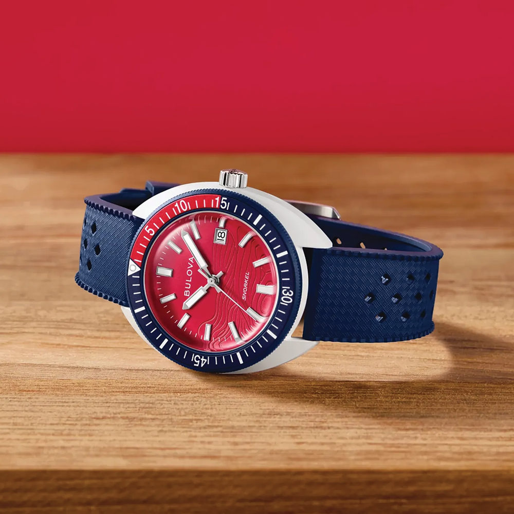 Snorkel Sail 4th Special Edition 41mm - Red on Rubber Strap