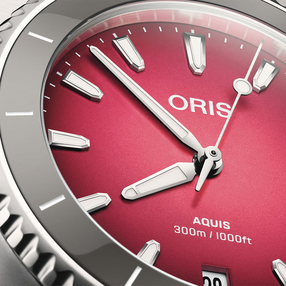 Aquis Date Ceramic Bezel "Berries" Edition 36.5mm - Pink on Bracelet