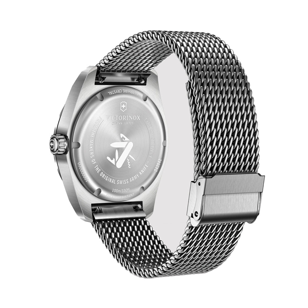 Swiss Army Quartz 42mm - Blue on Bracelet