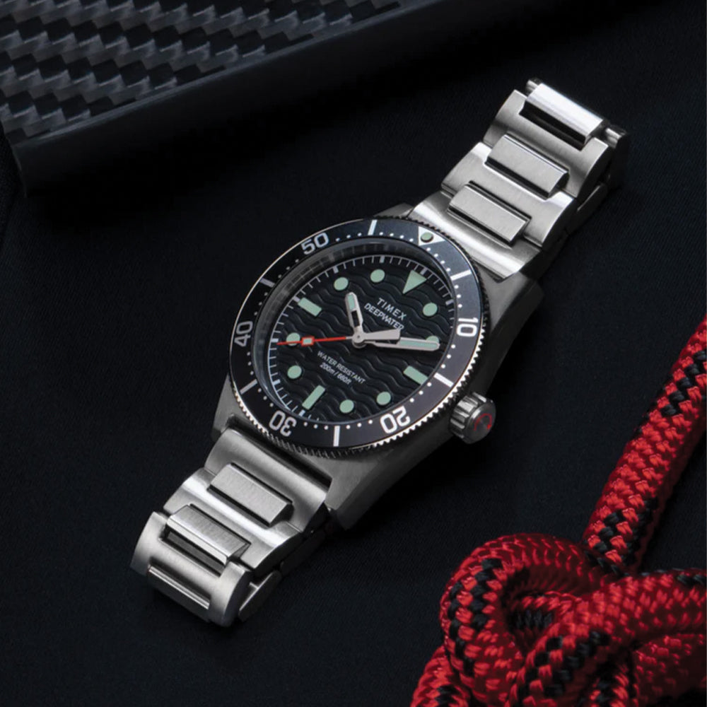 Deepwater Reef 200 41mm - Black on Stainless Steel Bracelet