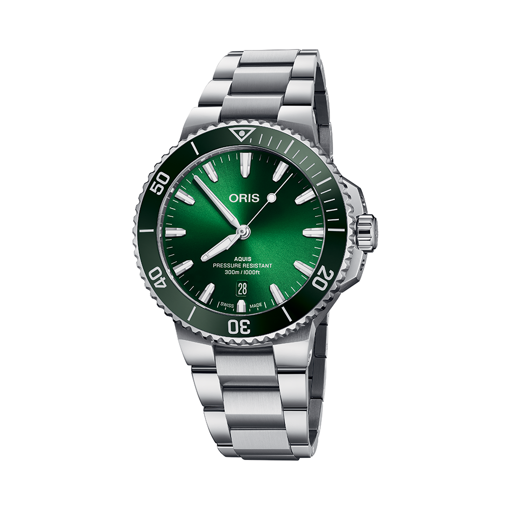 Oris Aquis Date 41.5mm - Green on Bracelet