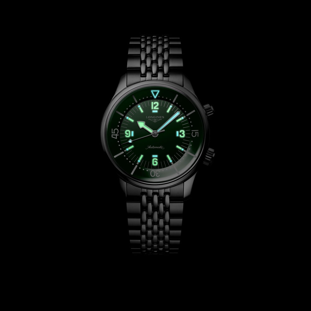 Legend Diver 39mm - Green on Bracelet