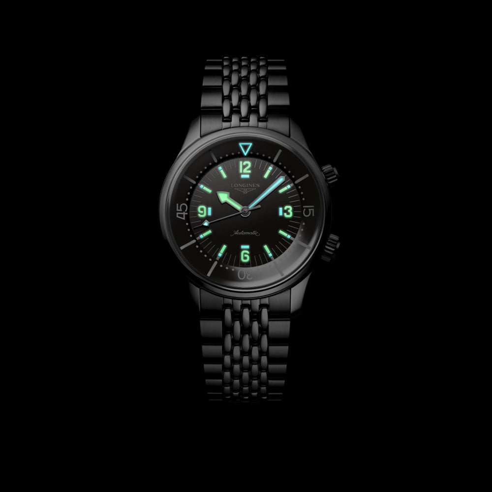 Legend Diver 39mm - Anthracite on Bracelet