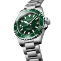 HydroConquest 39mm - Green on Bracelet