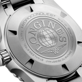 HydroConquest 39mm - Green on Bracelet