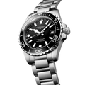 HydroConquest 39mm - Black on Bracelet