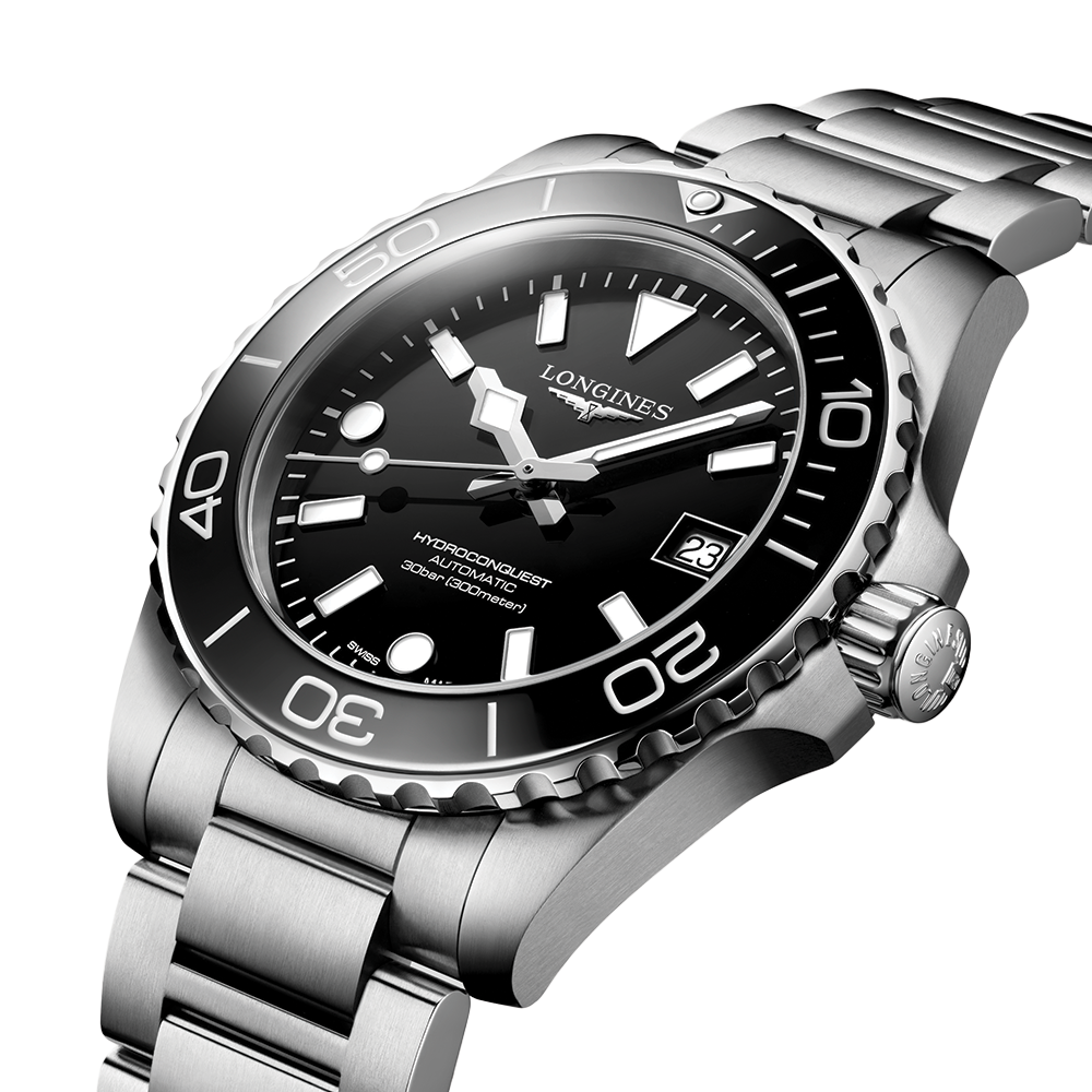 HydroConquest 39mm - Black on Bracelet