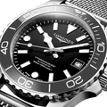 HydroConquest 39mm - Black on Mesh Bracelet