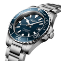 HydroConquest 39mm - Blue on Bracelet
