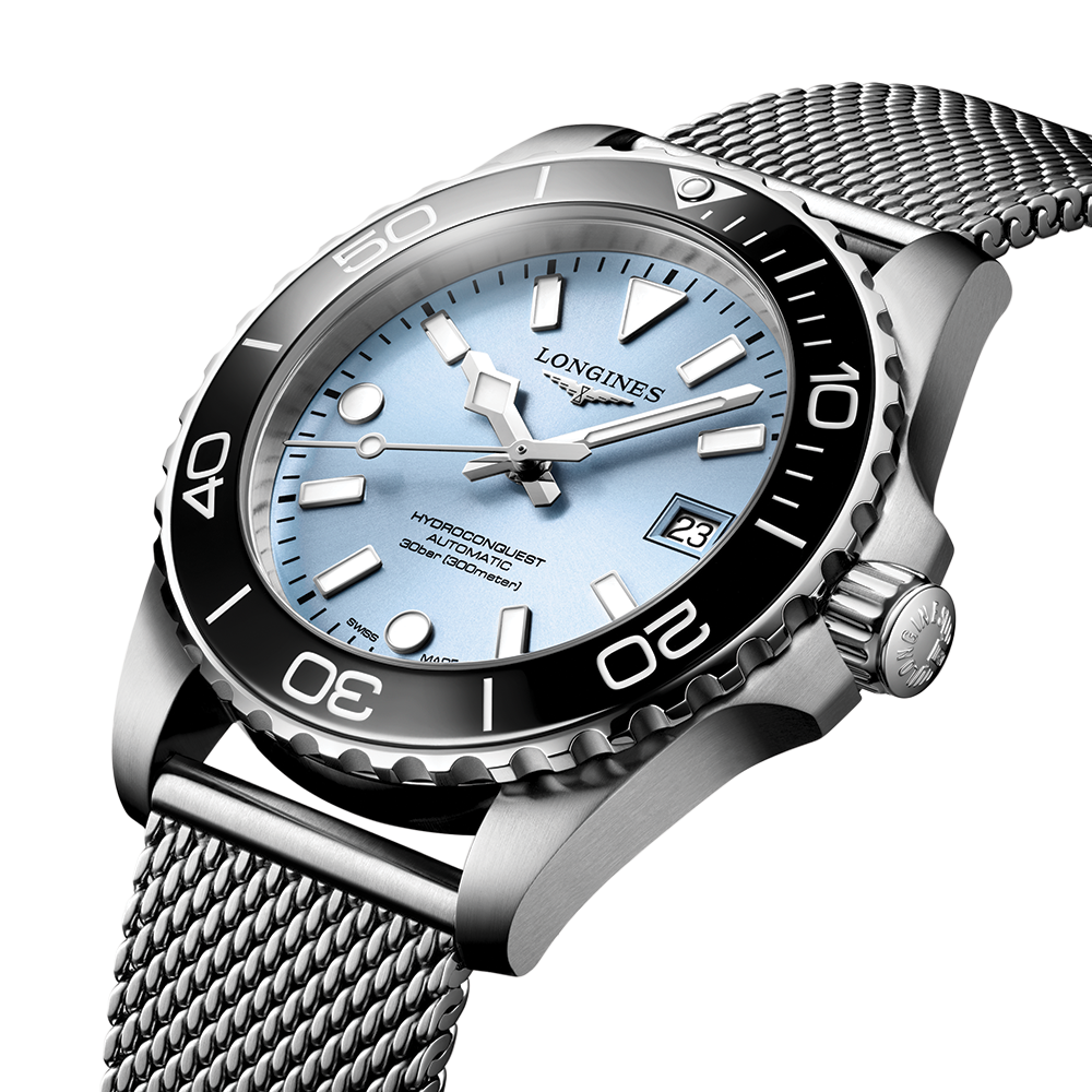 HydroConquest 39mm - Blue, Black Bezel on Mesh Bracelet