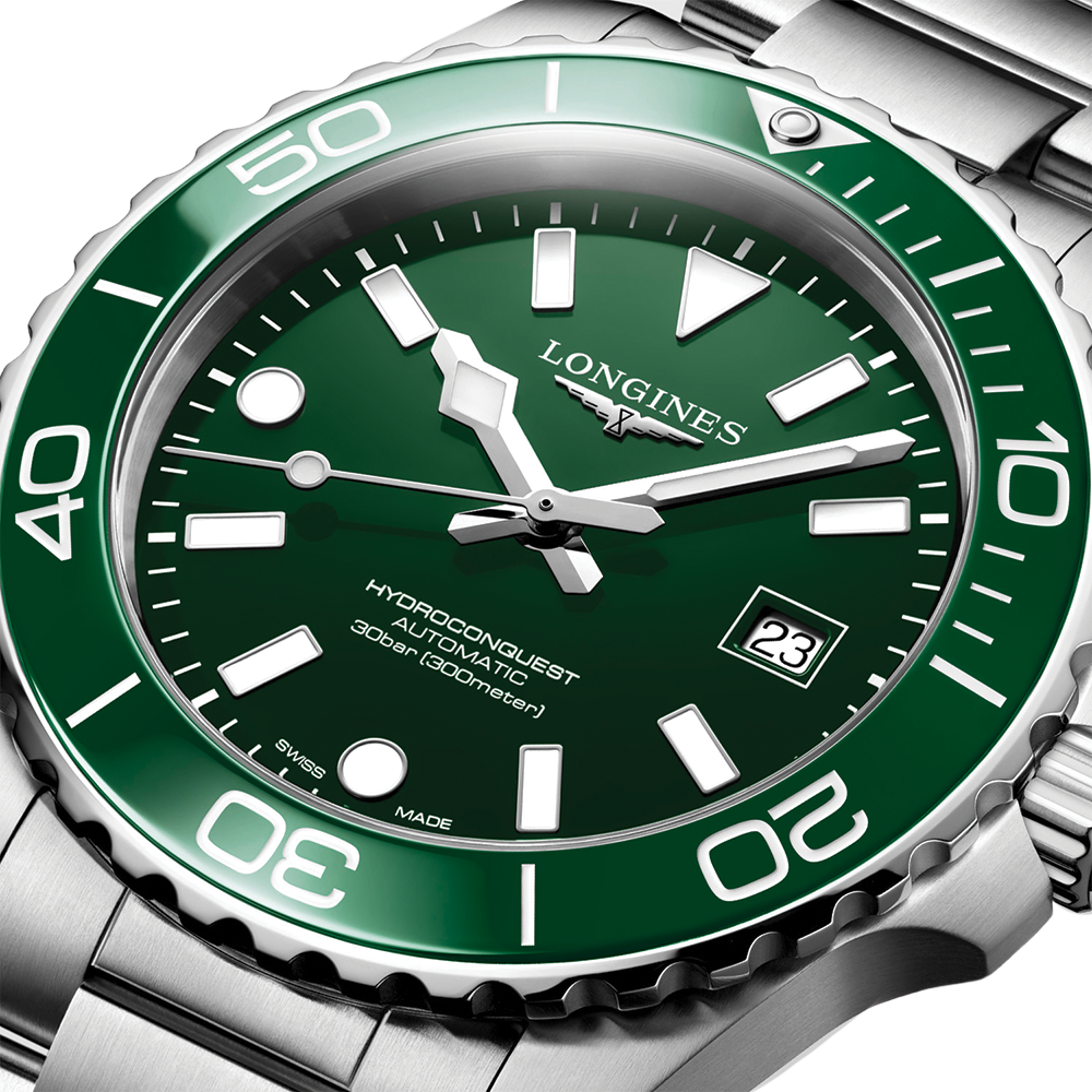 HydroConquest 42mm - Green on Bracelet