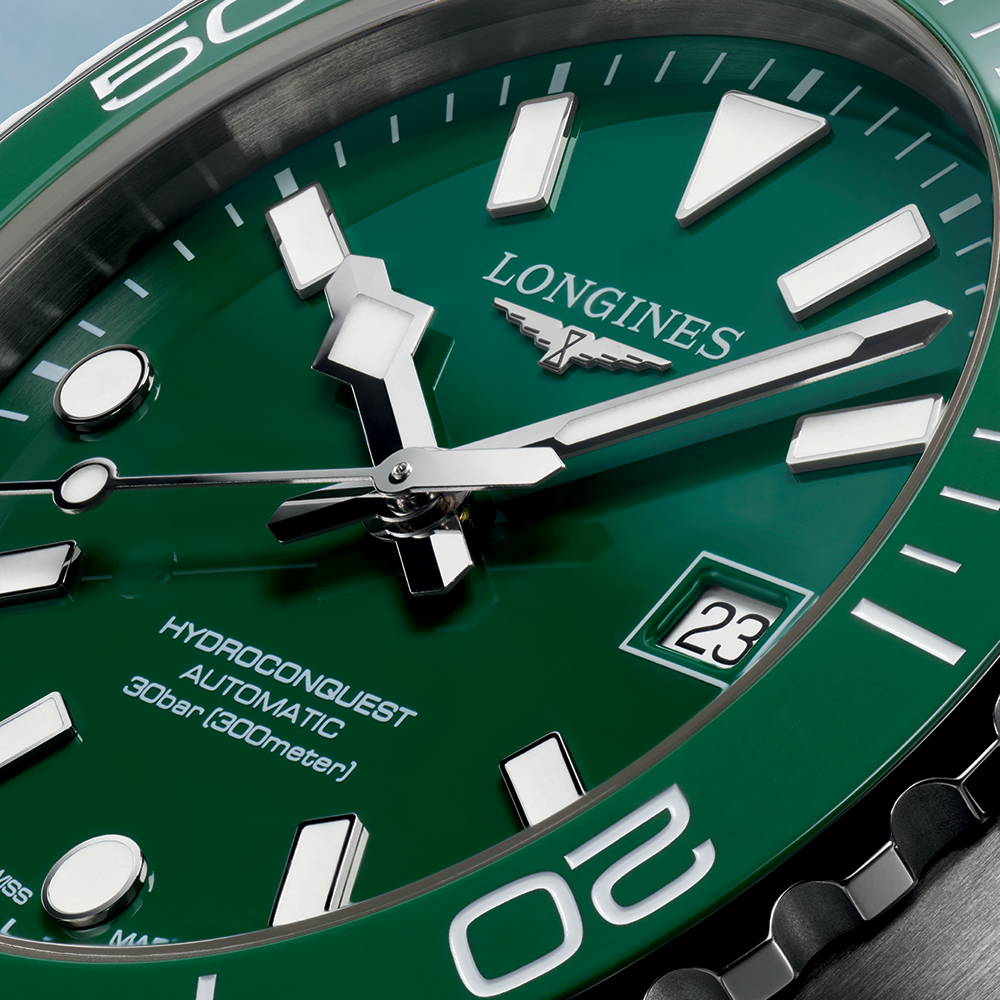 HydroConquest 42mm - Green on Bracelet