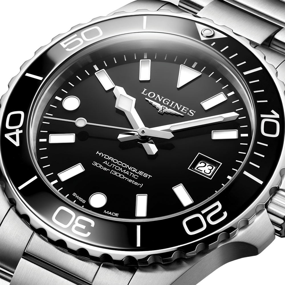 HydroConquest 42mm - Black on Bracelet