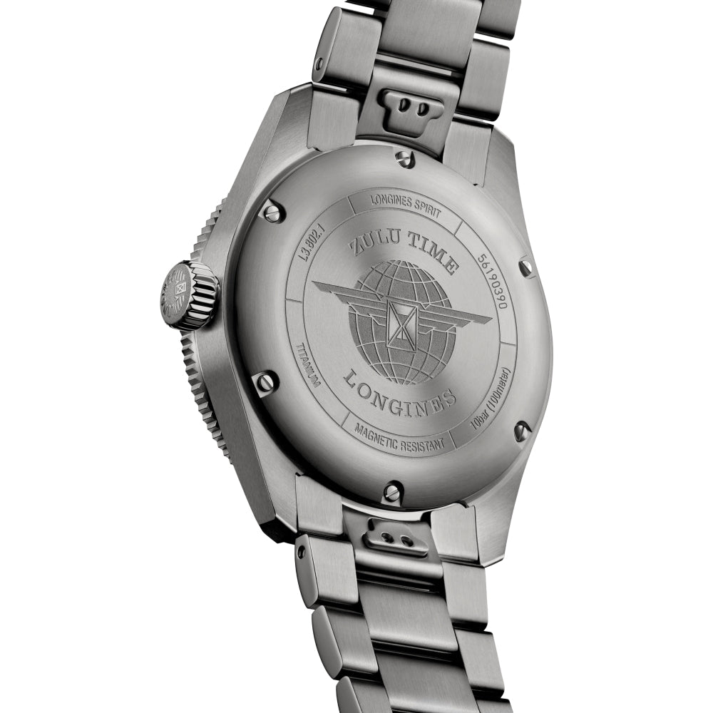 Spirit Zulu Time Titanium 39mm - Anthracite on Bracelet