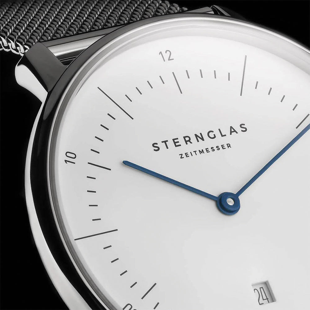 Naos XS Quartz Update 33mm - White on Bracelet