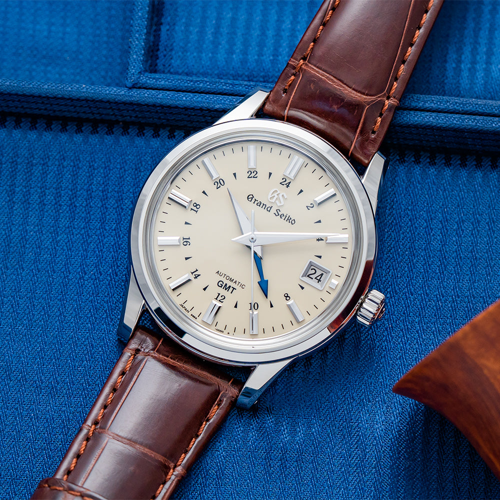 SBGM221 Elegance Mechanical GMT 39.5mm - Ivory on Leather Strap