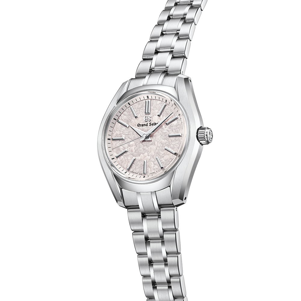 SBGX363 Heritage Quartz 32.2mm - Pink on Bracelet