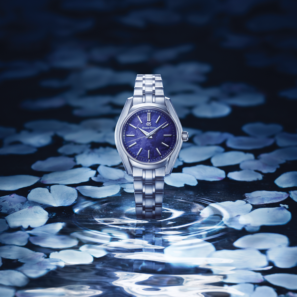 SBGX365 Heritage Quartz 32.2mm - Blue on Bracelet