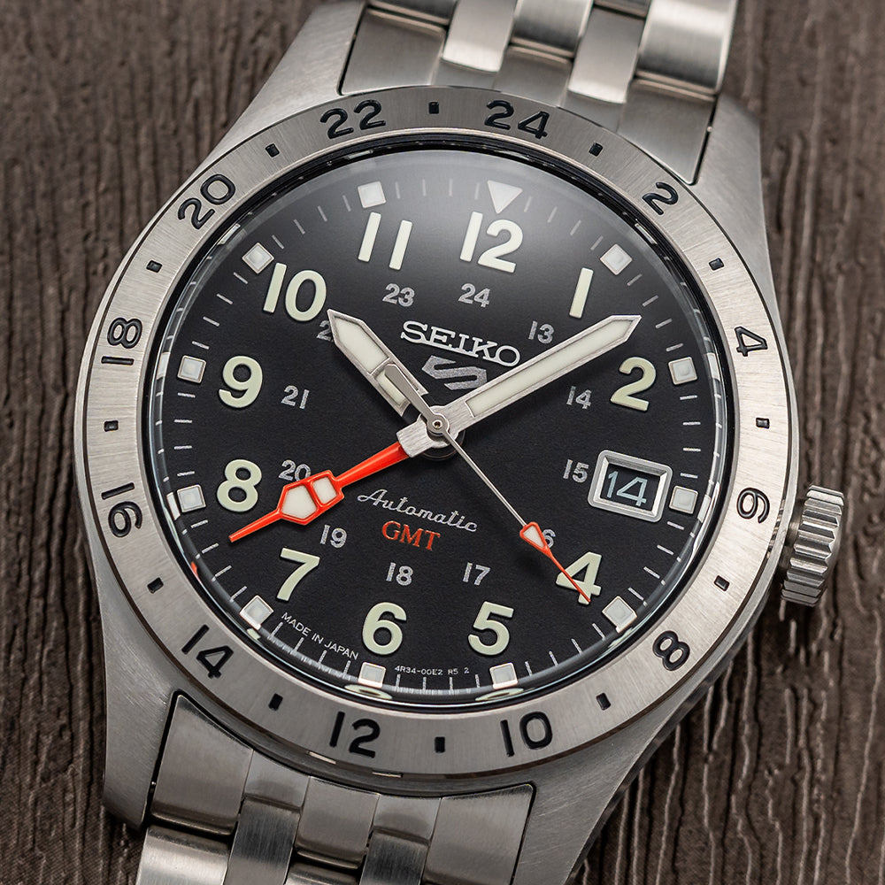 SSK023 5 Sports Field GMT 39.4mm - Black on Bracelet