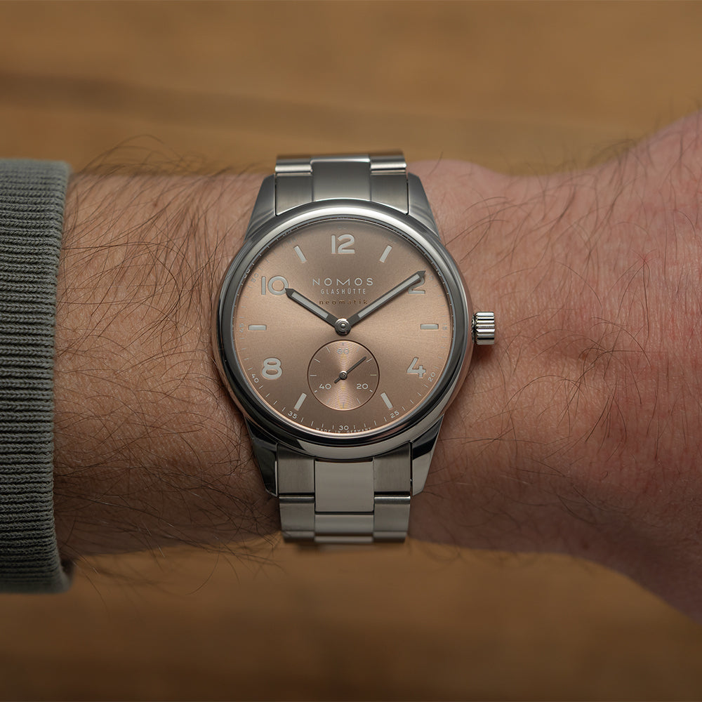 Club Sport Neomatik 39mm - Ember on Bracelet