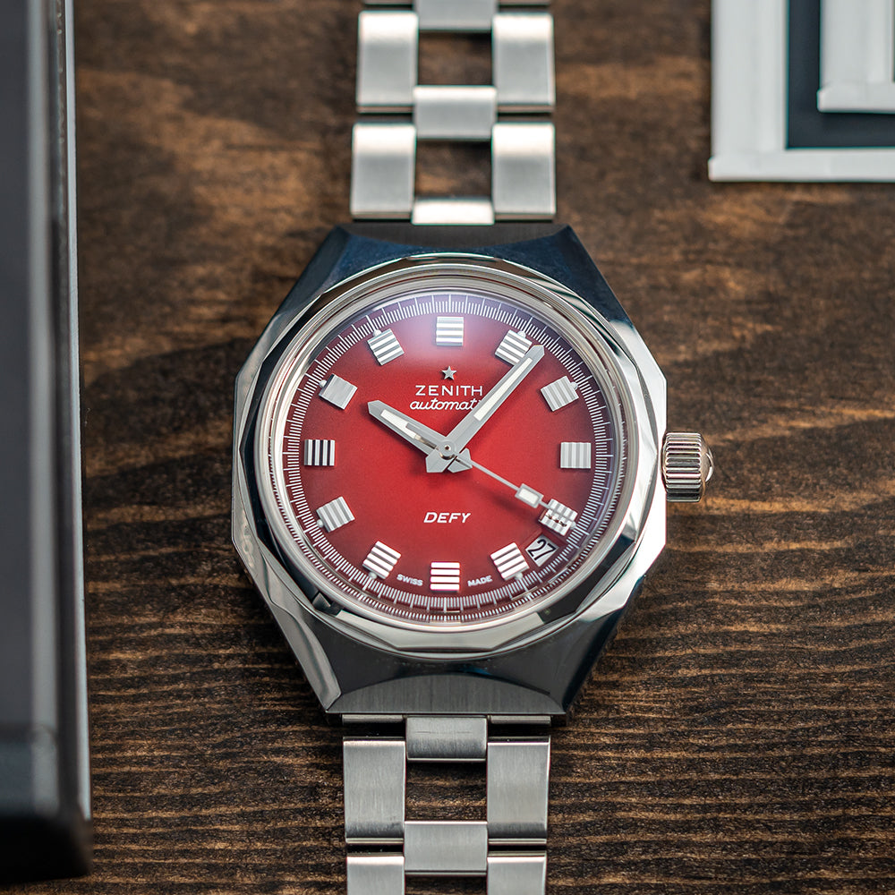 Defy Revival A3691 37mm - Red on Bracelet