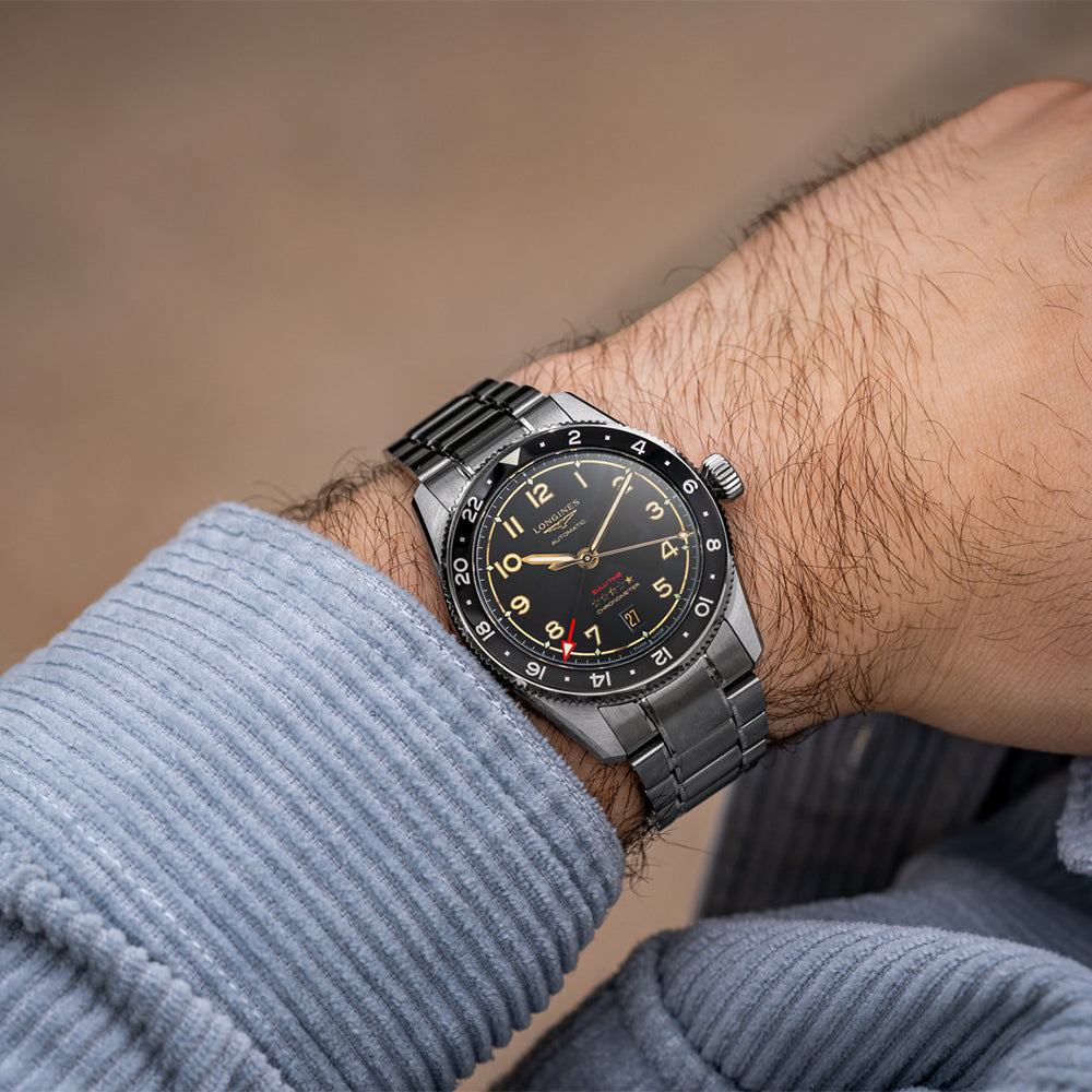 Spirit Zulu Time Titanium 39mm - Anthracite on Bracelet