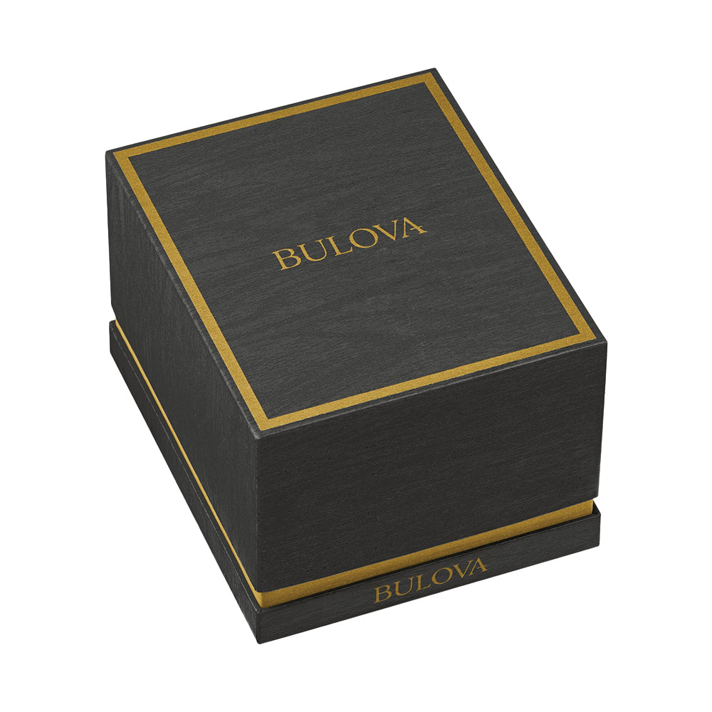 Surveyor 2021 42mm - Black on Bracelet