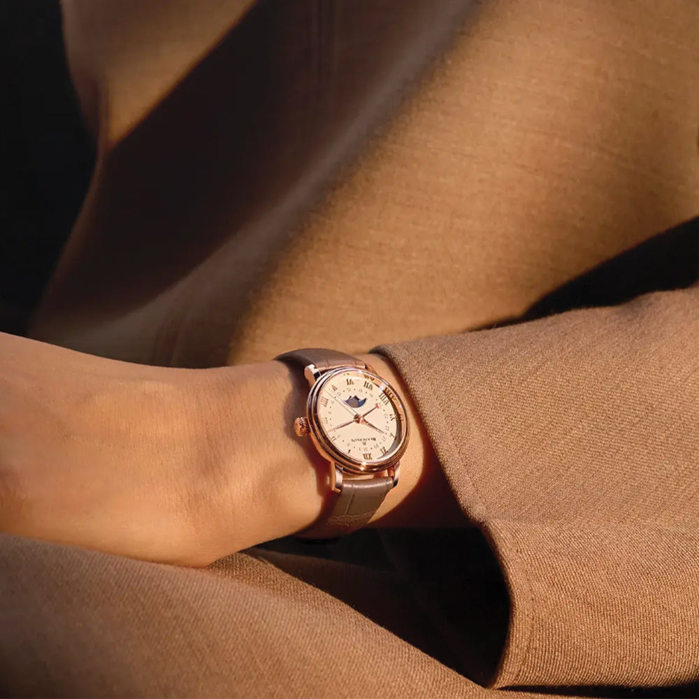 Villeret Calendar Moonphase Red Gold 29.2mm - Opaline Ivory on Leather Strap