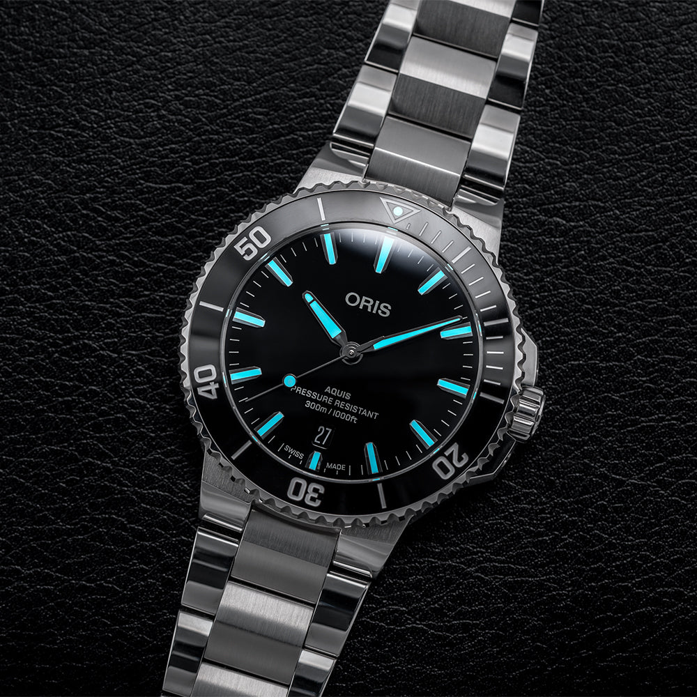 Aquis Date 2024 41.5mm - Black on Bracelet